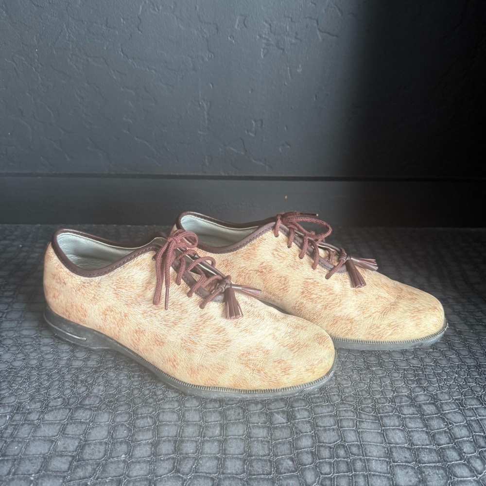Tailored colección Women's Tailored Spikeless Golf Shoes Cheetah print Size:6M